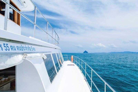 Phuket : Plongée en apnée sur l&#039;île de Corail et croisière en catamaran au coucher du soleil