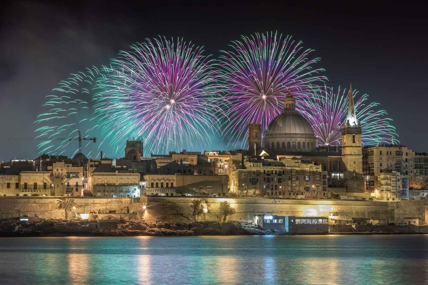 Sliema: Fireworks Festival Cruise with Dinner and Transfers
