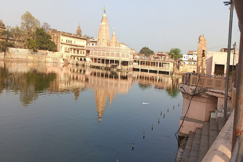 Delhi: Agra Mathura Vrindavan Visita turística con almuerzoHotel de 3 estrellas en régimen de sólo alojamiento, Comida, Coche y Guía