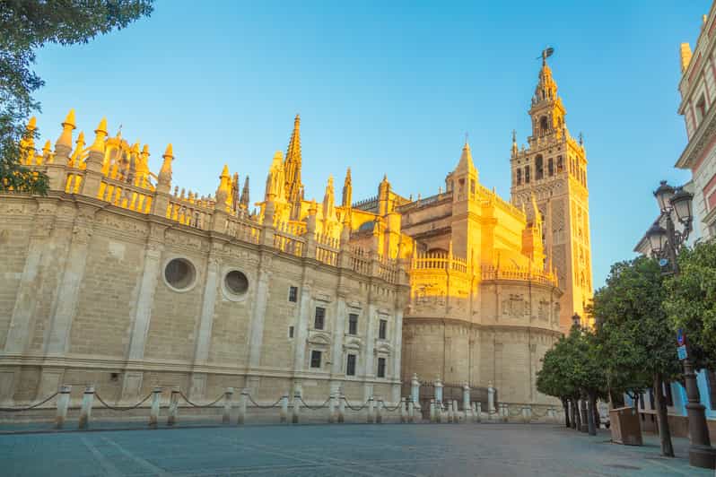 Seville: Guided Tour of Cathedral of Seville & Giralda Tower