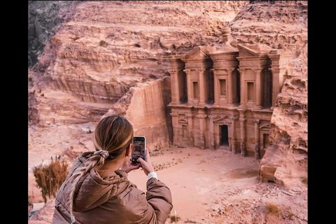 Amman: 2-Day VIP Wadi Rum Martian Tent & 4*4 & Petra Tour