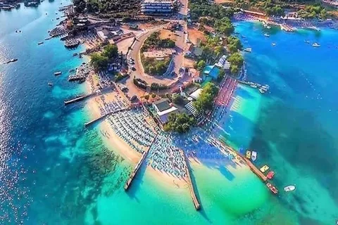 From Durrës: Saranda, Ksamil and Blue Eye Tour
