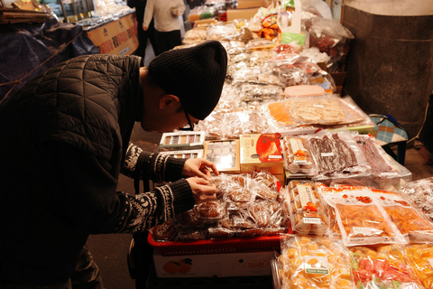Seoul Vegan Vegetarian Market Food Tour with Temple Classics