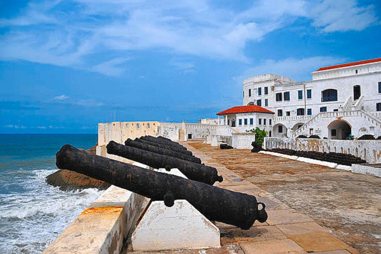 From Lagos: Ghana Castles & Kakum Park with Local Tour Guide