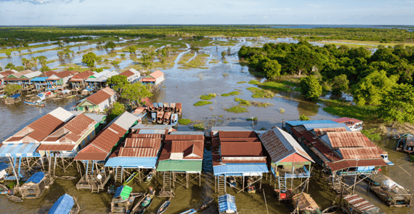 Floating Village Tour with Khmer Meal & Beer