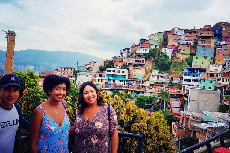 Medellín Comuna 13 Tour, Premium Experience Comuna 13 Medellín Tour, Premium Experience