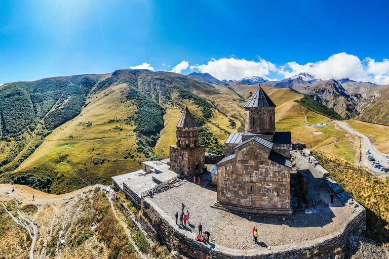 Tour privato di Kazbegi e Gudauri di un giorno interoTour privato di una giornata intera di Kazbegi e Gudauri