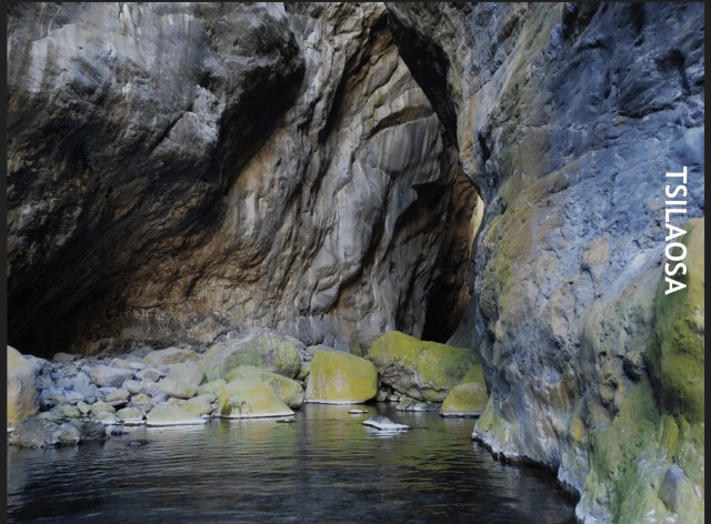 Visit "TSILAOSA", a geological treasure, Wednesdays in Cilaos, Réunion