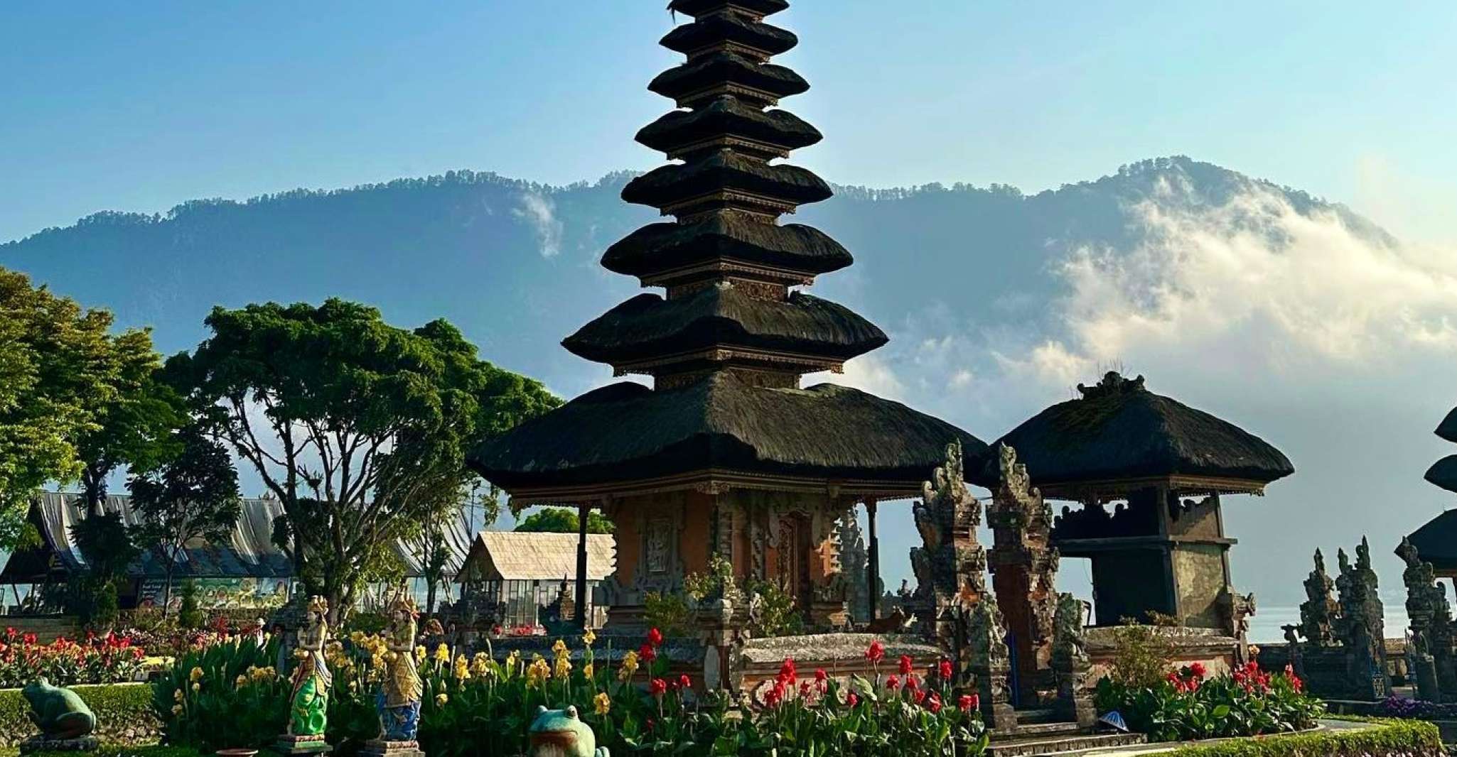 North Bali, Ulun Danu, Banyumala Waterfall and Jatiluwih - Housity