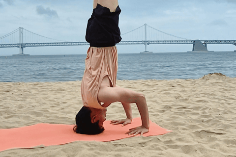 Busan: Gwangalli Beach Morning Wellness Yoga Experience