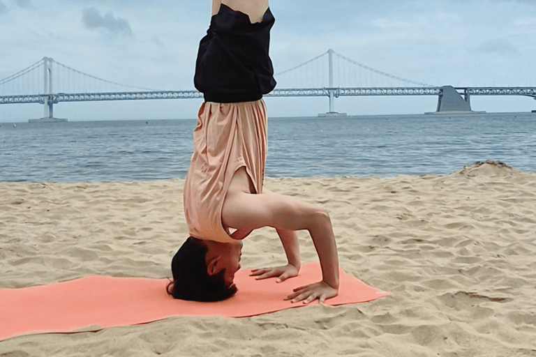 Busan: Gwangalli Beach Morning Wellness Yoga Experience