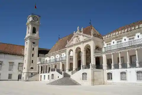 Caminhada guiada privada em Coimbra: Campus Histórico e Gastronomia Local