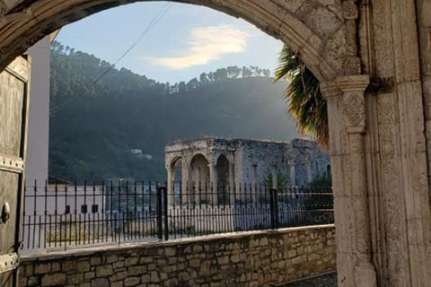 De Durrës: BERAT DAY TOUR - &quot;Cidade das Mil Janelas&quot;