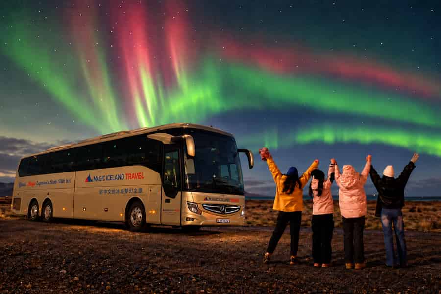 Reykjavík: Nordlichter-Tour mit dem Reisebus und einheimischen Jägern. Foto: GetYourGuide Reykjavík: Nordlichter-Tour mit dem Reisebus und einheimischen Jägern. Foto: GetYourGuide