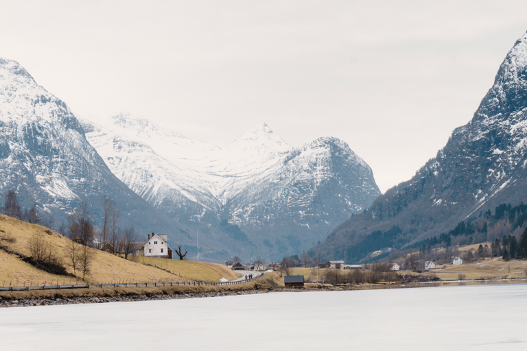 Olden: Guided e-bike tour