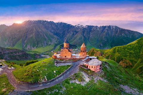 Tour particular de um dia para Kazbegi e Gudauri