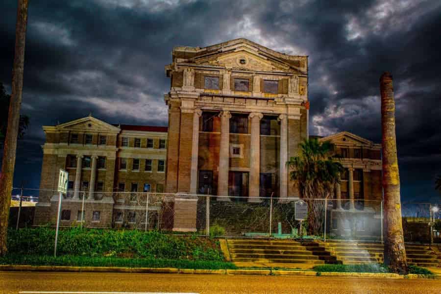 Corpus Noctis: Sünder & Schatten – Geistertour durch Corpus Christi. Foto: GetYourGuide