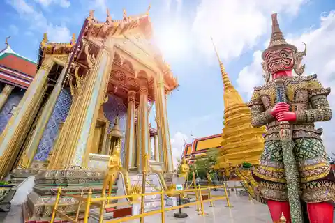 Bangkok: Grand Palace, Wat Pho, Zug & Floating Market Tour