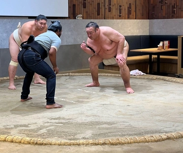 Tokyo: Sumo Experience and Chanko Nabe Lunch