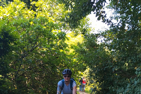 Bordeaux Countryside &amp; Vineyards by Gravel Bike