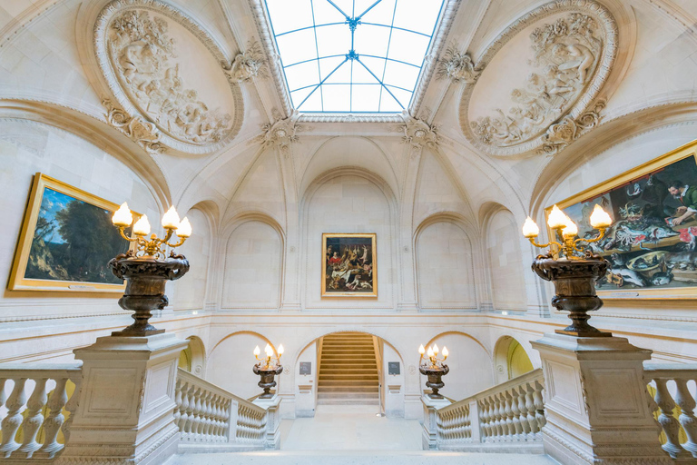 Paris: Louvre Museum Guided Highlights Tour