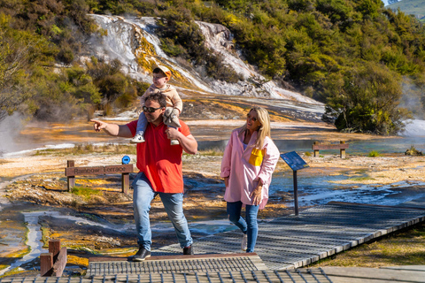 Von Auckland aus: Waitomo-Höhle und Orakei Korako Gruppentagestour