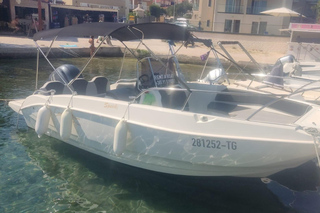 Okrug Gornji: Cayman585 Rental Boat with/without Skipper