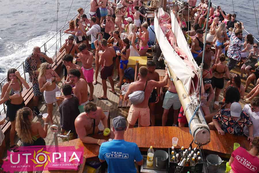 Teneriffa: Bootsparty mit Open Bar und DJs. Foto: GetYourGuide