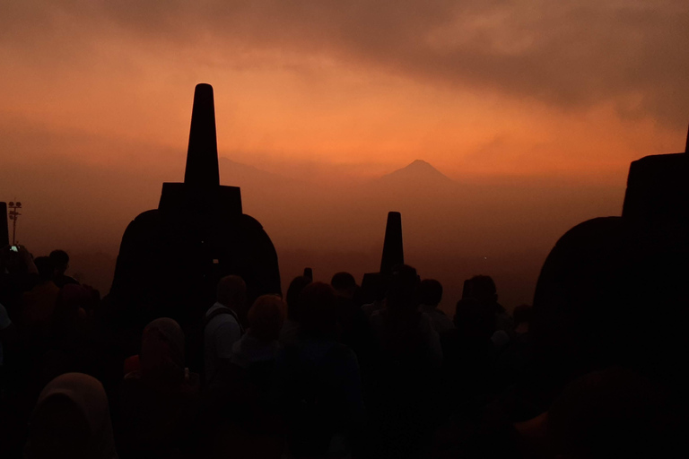 Von Yogyakarta aus: Ein-Tages-Tour Borobudur und Prambanan