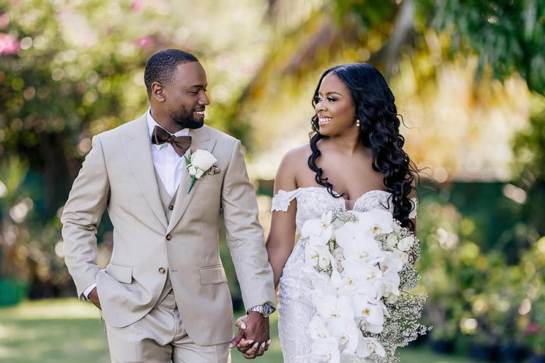 Cattura il matrimonio dei tuoi sogni con il fotografo di punta Vaughn.Cattura il tuo matrimonio da sogno con il fotografo top Vaughn