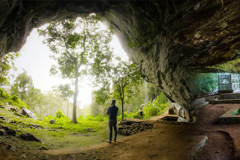 From Colombo: Kitulgala Rainforest and Belilena Cave Tour