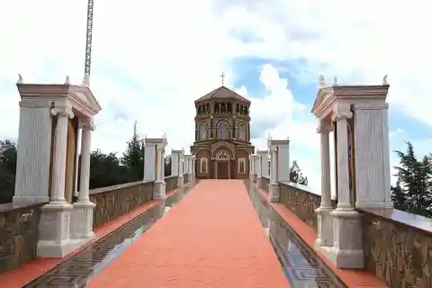 Paphos: Tour to Troodos, Kykkos Monastery, Omodos and Winery
