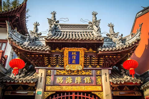 Shanghai: Yu Garden, City God Temple & River Cruise Tour