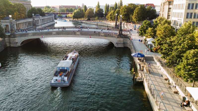 Berlin: Abendliche Sightseeing-Flussfahrt auf der Spree