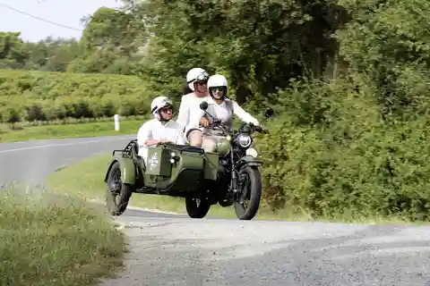 Desde Burdeos: Visita a los viñedos y castillos de Médoc en sidecar