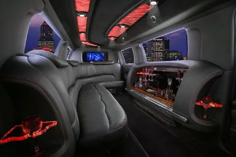 Los Angeles: Private Sightseeing Tour in a Limousine - 4hrs
