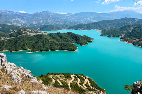 Wanderung auf den Gamti Berg und den Bovilla See von Tirana aus mit dem Land Rover