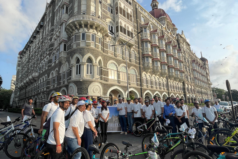 Visite guidée à vélo des sites incontournables et des trésors cachés de MumbaiVisite guidée en groupe à vélo des sites incontournables de Mumbai