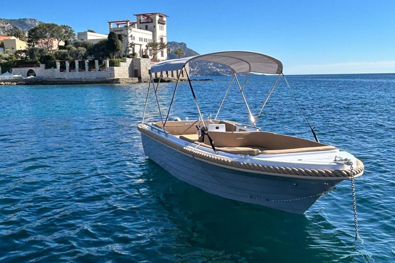 Beaulieu-sur-Mer: 1h Boat Rental with no License Required