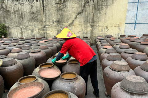 Hanoi: Day Trip to Bamboo Fish Trap & Soy Sauce Villages Full-Day Private Tour from 2 people up