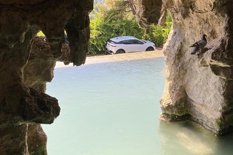 Esplorate Èze e la Costa Azzurra a bordo di una Renault Mégane E-Tech.Scopri Èze e la Costa Azzurra con una Renault Mégane E-Tech.
