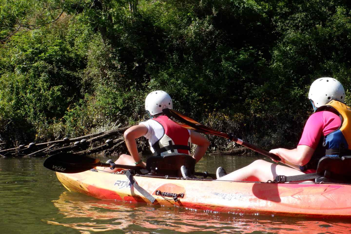 RIVING DOWN THE BIDASOA RIVER IN KAYAK OR SUP in Gipuzkoa