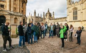 Oxford: University and City Walking Tour with Alumni Guide
