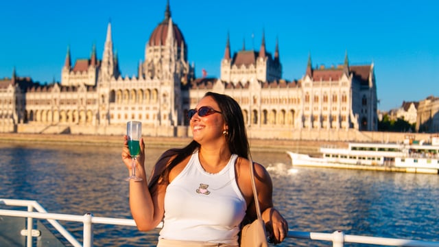 Budapest: Donau-Bootsfahrt | Unbegrenzte Getränke | Entspannte Beats