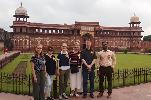 Viaje Privado en Coche el Mismo Día a Agra y Mathura VrindavanCoche AC + Guía + Entrada al Monumento