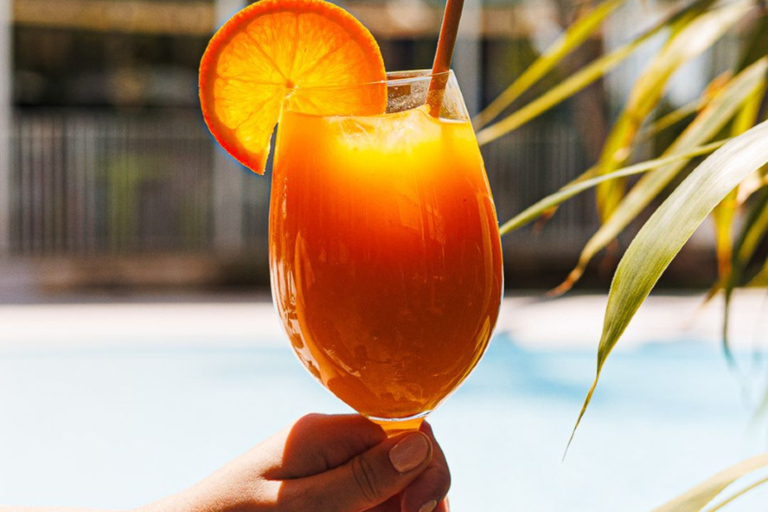 من مالقة: منتجع هيغيرون الصحي وتناول الطعام الفاخر - سيارة تيسلا X الفاخرة