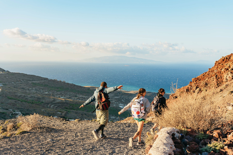 Santorini: begeleide wandeling naar krater en zonsondergang