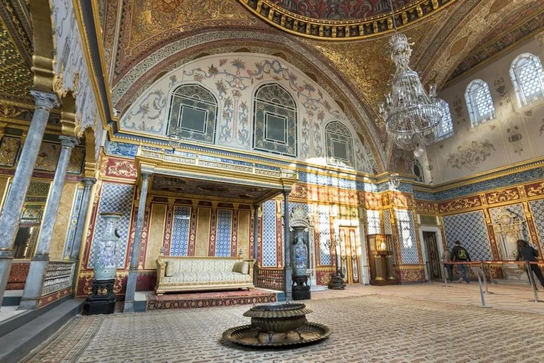 İstanbul, Topkapı Skip-Line Private Japanese Guided Tour