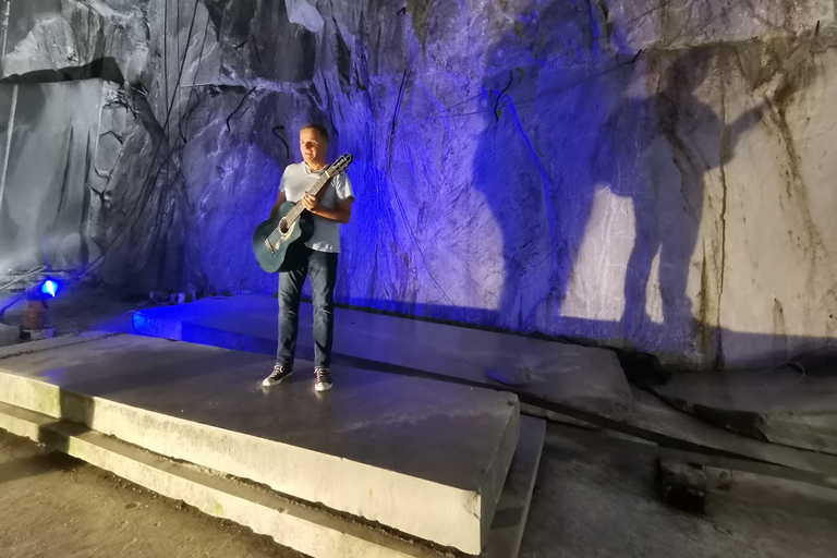 Carrara Marble-Day-Tour - diversão, música e degustação de alimentosCARRARA-Marble &amp; Music - Traslado de La Spezia incluído