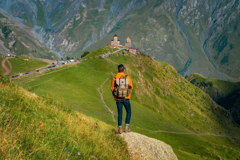 Tbilisi: Kazbegi, Gudauri, Gergeti & Ananuri Day Tour